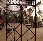 Neoliberalismus Macht Frei — Yosman Botero, arte contemporáneo colombiano