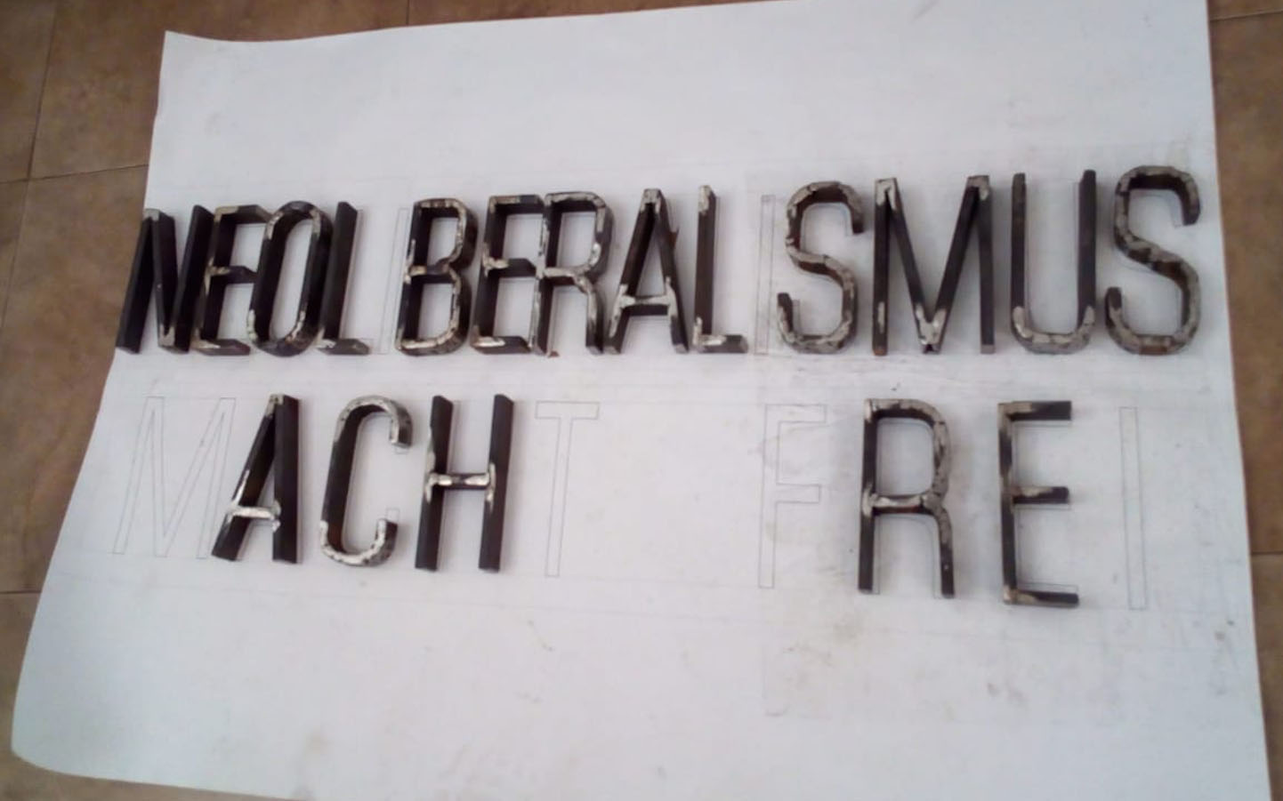 Neoliberalismus Macht Frei — Yosman Botero, arte contemporáneo colombiano